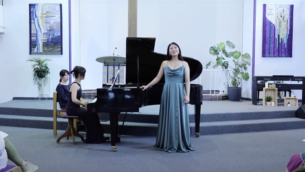 Jiajia Zhang performing on concert