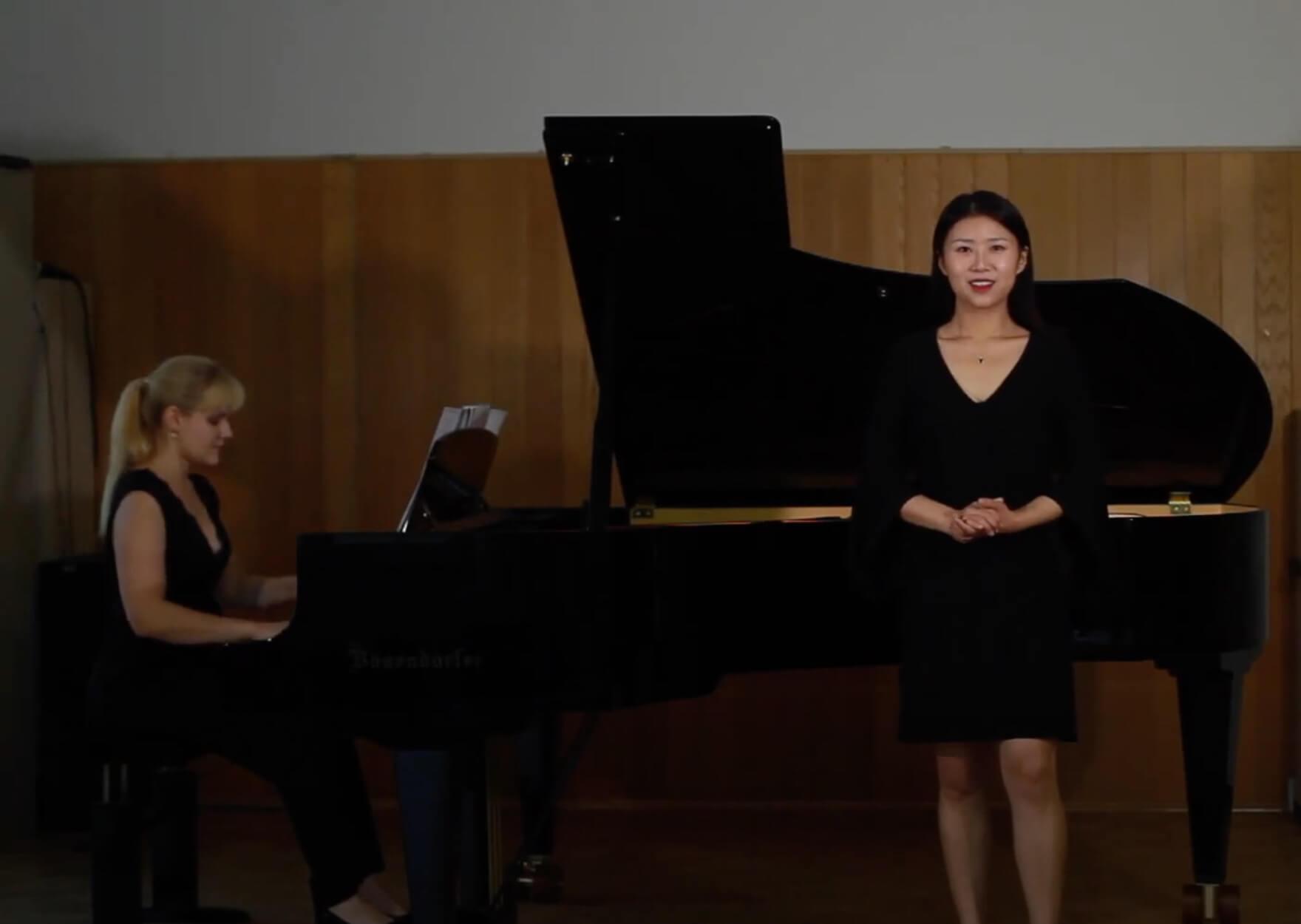 Jiajia Zhang performing
